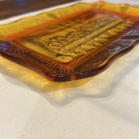 Tiara Indiana Glass Bread Plate Amber The Lord's Supper Vintage - Picture 2 of 5